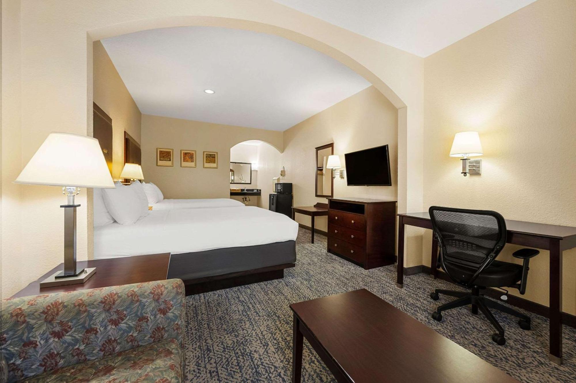 Quality Inn & Suites Cypress Exteriér fotografie
