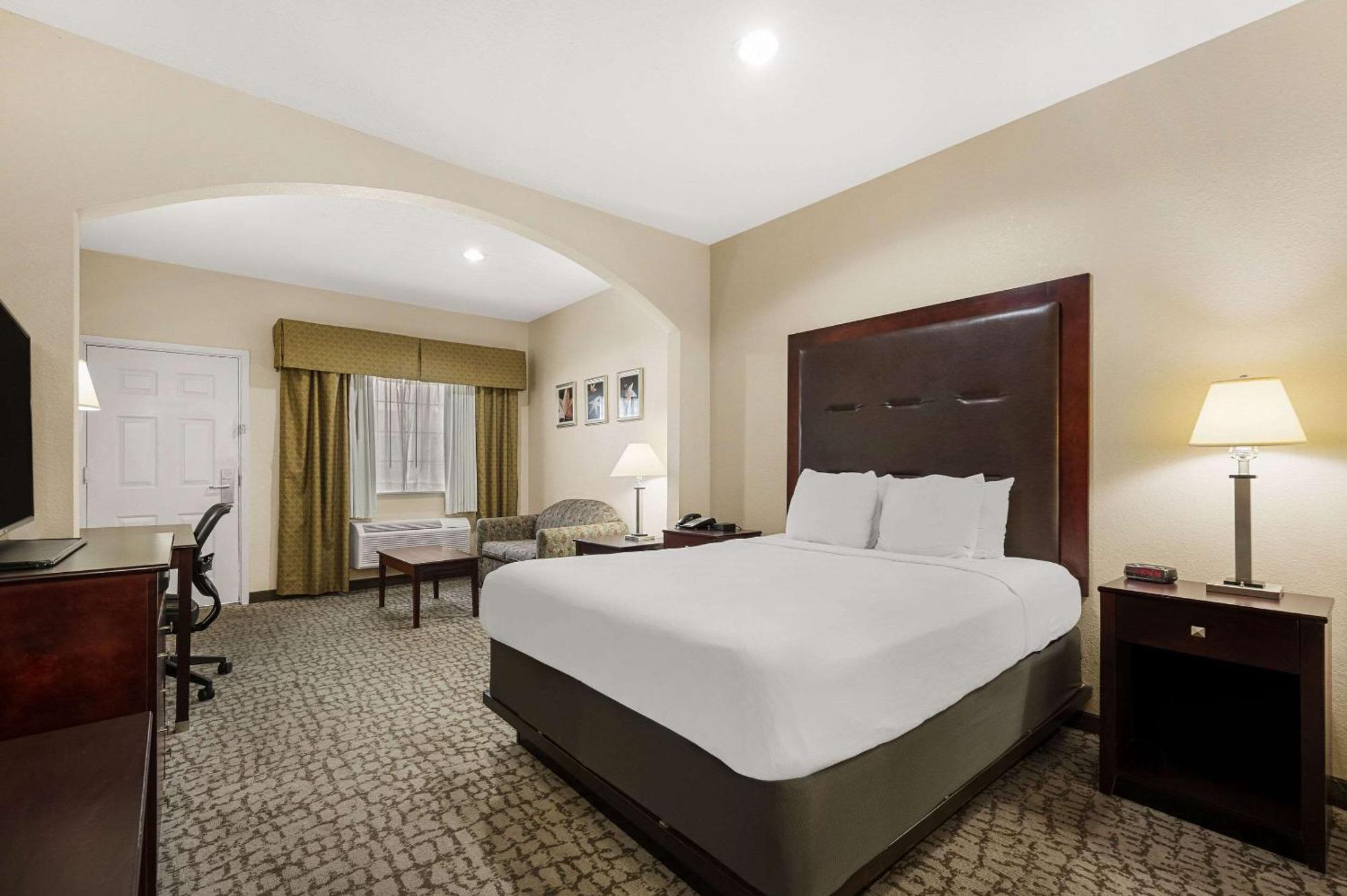 Quality Inn & Suites Cypress Exteriér fotografie