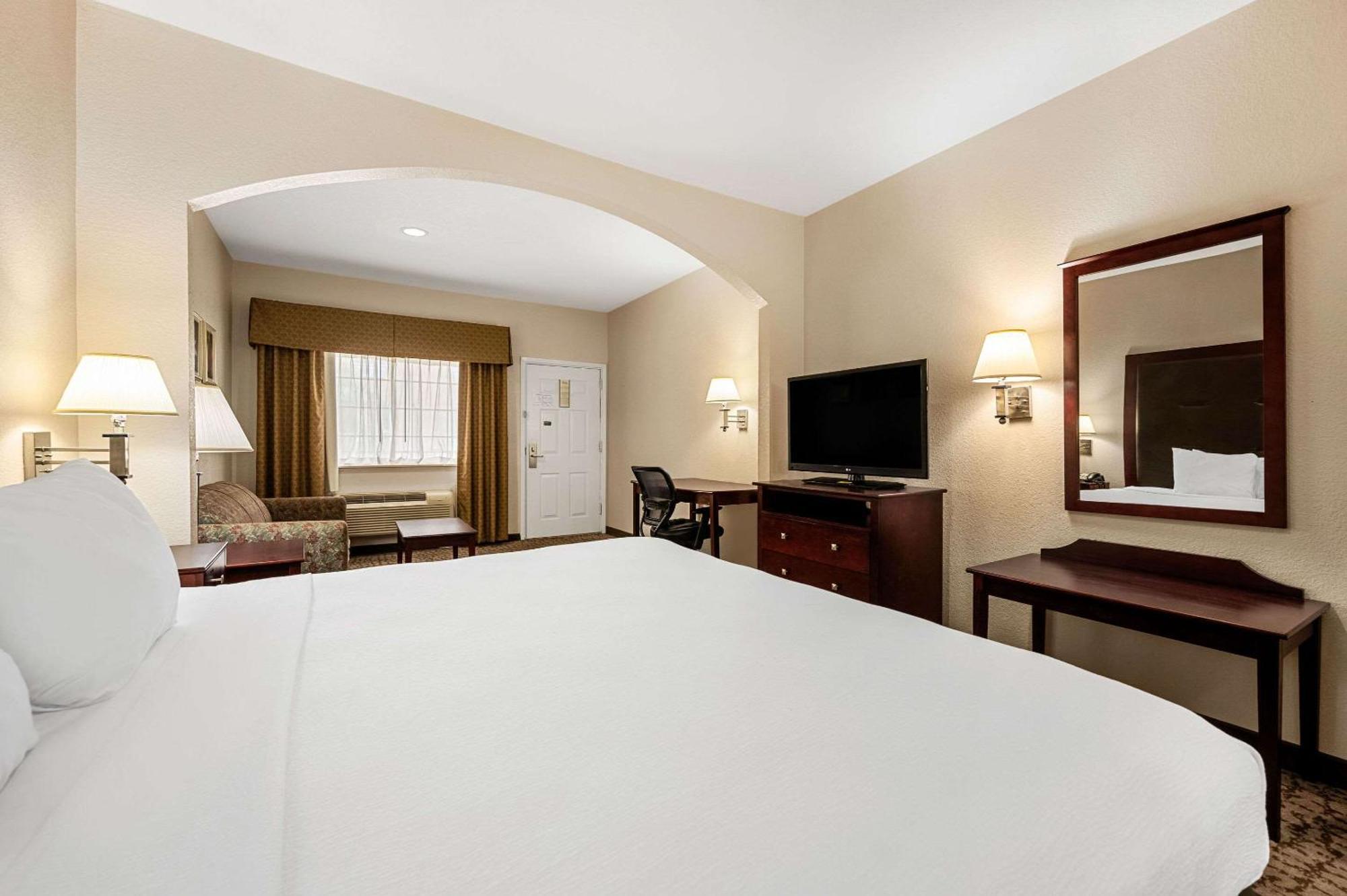 Quality Inn & Suites Cypress Exteriér fotografie