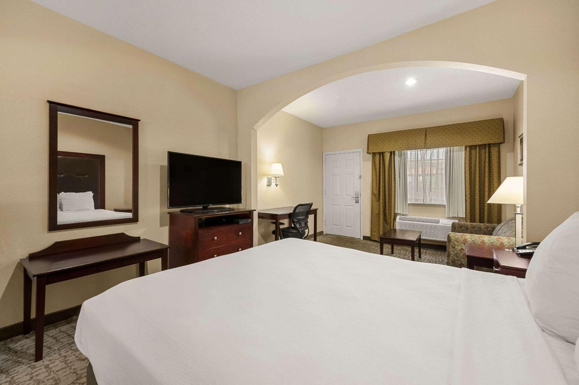 Quality Inn & Suites Cypress Exteriér fotografie