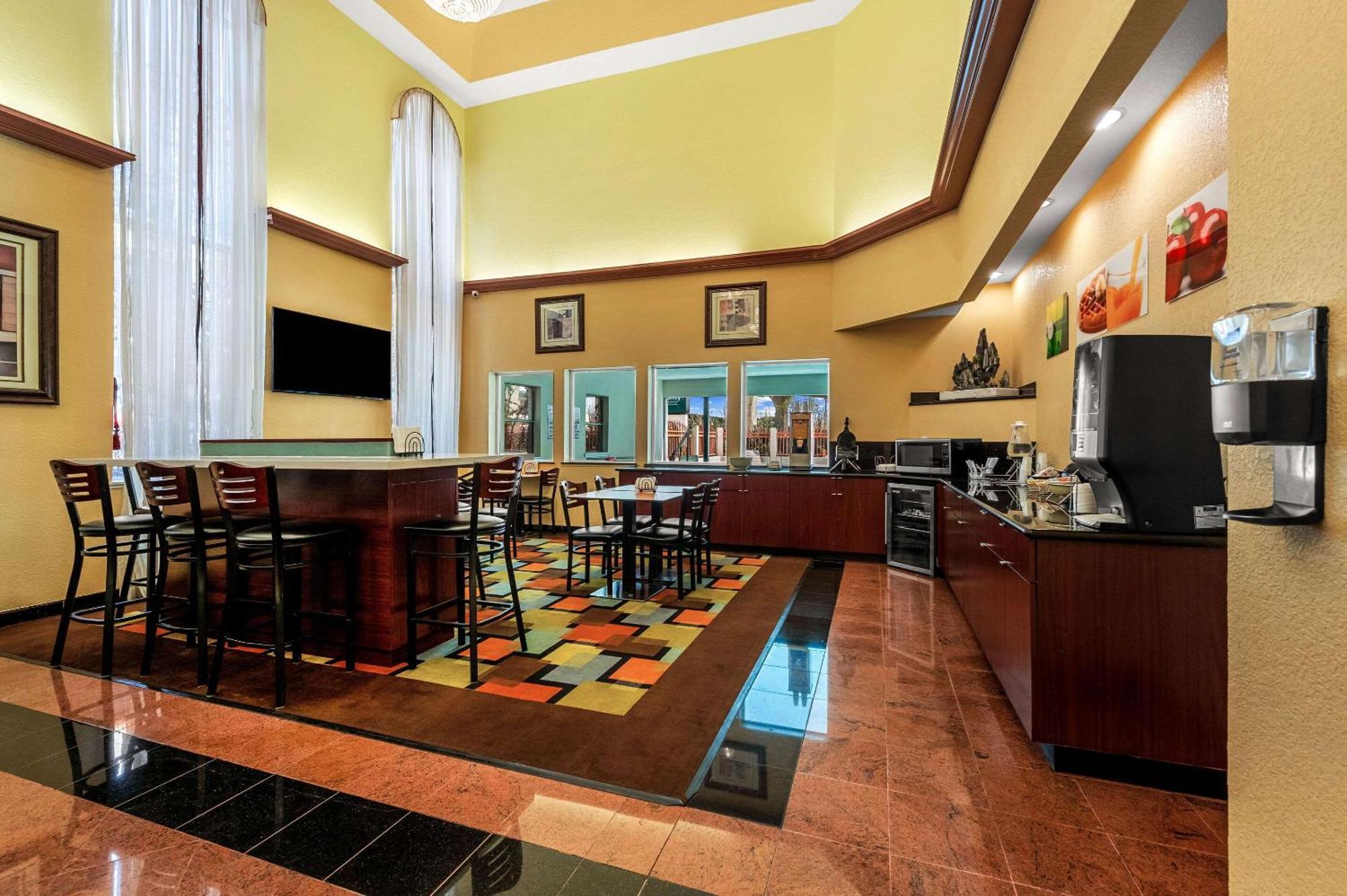 Quality Inn & Suites Cypress Exteriér fotografie
